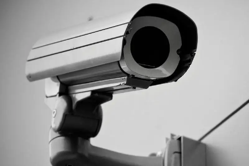 Mekteptegi beınekameralar polıtsııanyń Jedel basqarý ortalyqtaryna jalǵanady