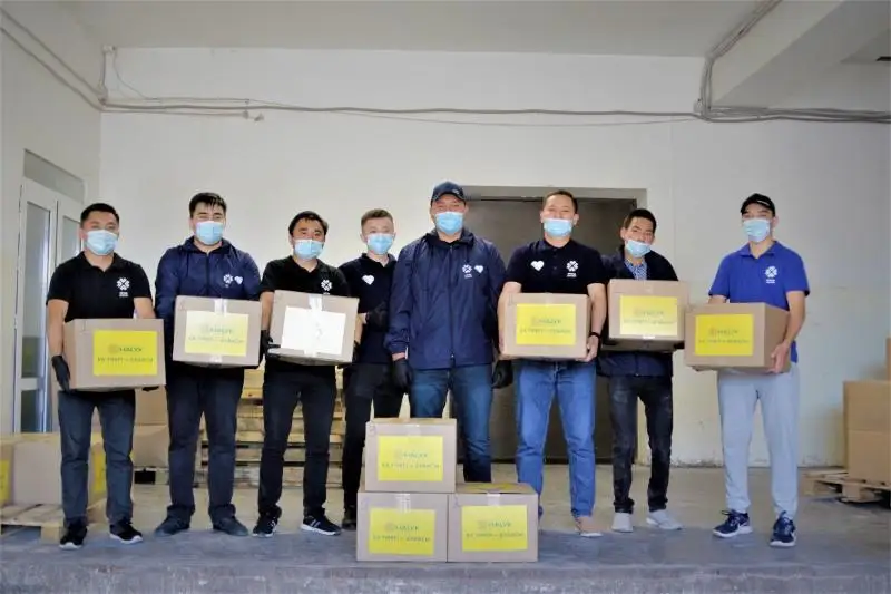 Тысячу продуктовых корзин раздали волонтеры столичным семьям