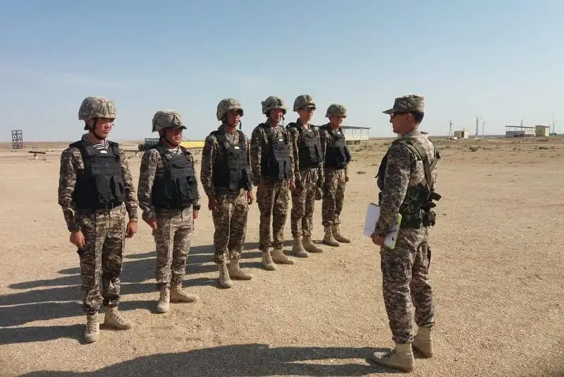 Около 600 молодых офицеров участвуют в сборах Минобороны РК