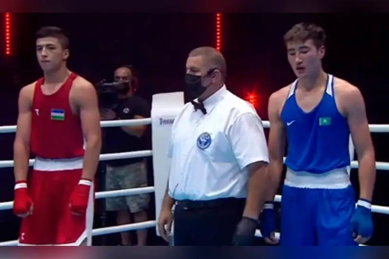 Казахстан в третий раз подряд проиграл Узбекистану бой за выход в финал МЧА-2021 по боксу