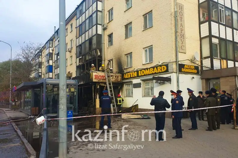Elordada kópqabatty turǵyn úıden órt shyqty