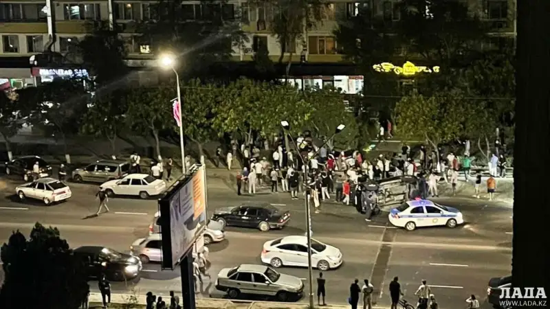 Внедорожник перевернулся в ДТП в Актау