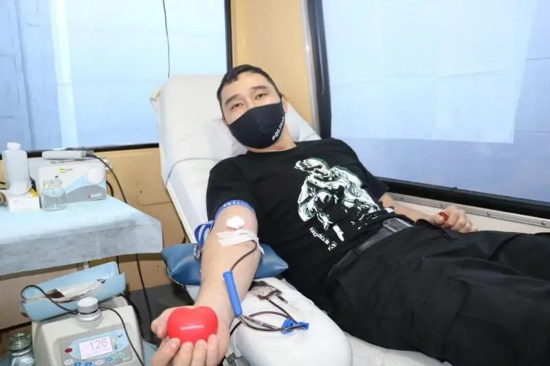 ShQO polıtseıleri bir kúnde 30 lıtrden astam qan tapsyrdy