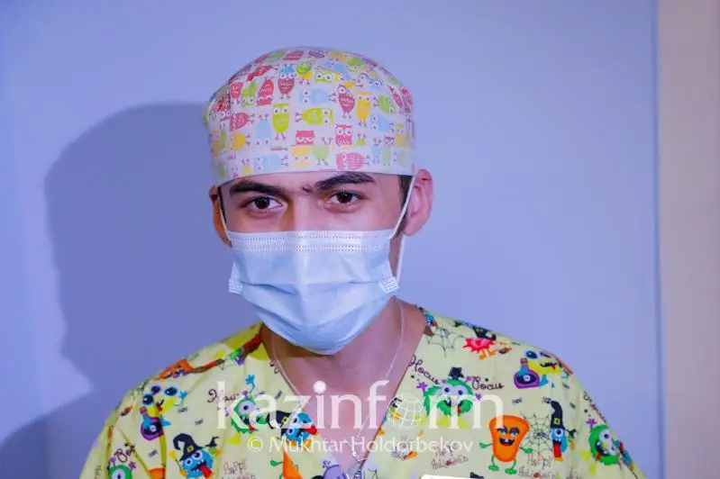 100 esim: Balalar dárigeri ata-analarǵa arnap mektep ashty