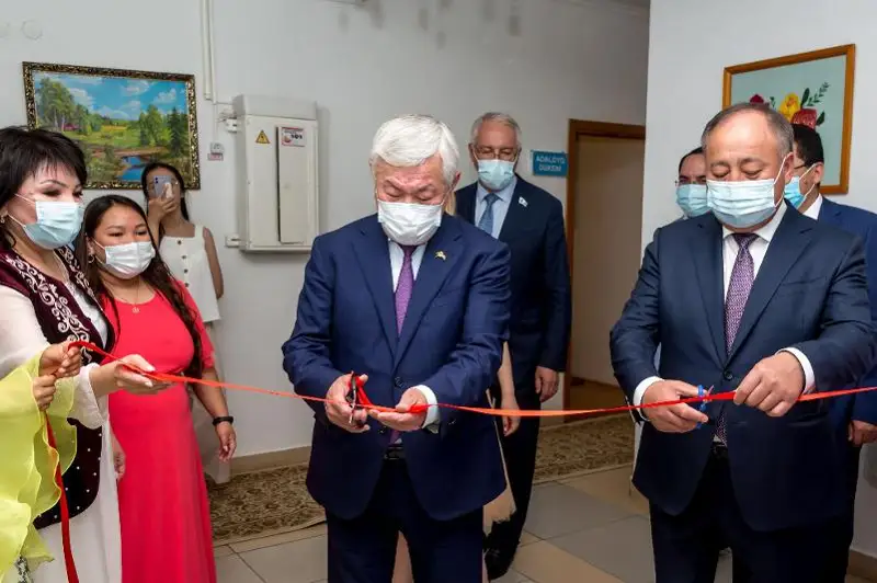 Бердибек Сапарбаев: Обязанность взрослых - сделать детство полным улыбок и счастья