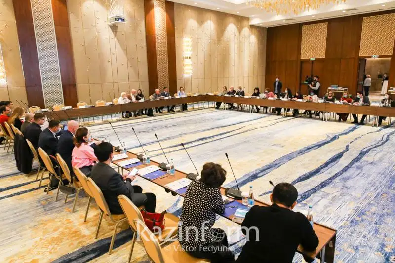 Elordada buqaralyq medıany zańnamalyq retteý máseleleri talqylanyp jatyr