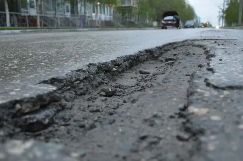 Почти 7 тысяч дефектов выявлено на дорогах Жамбылской области