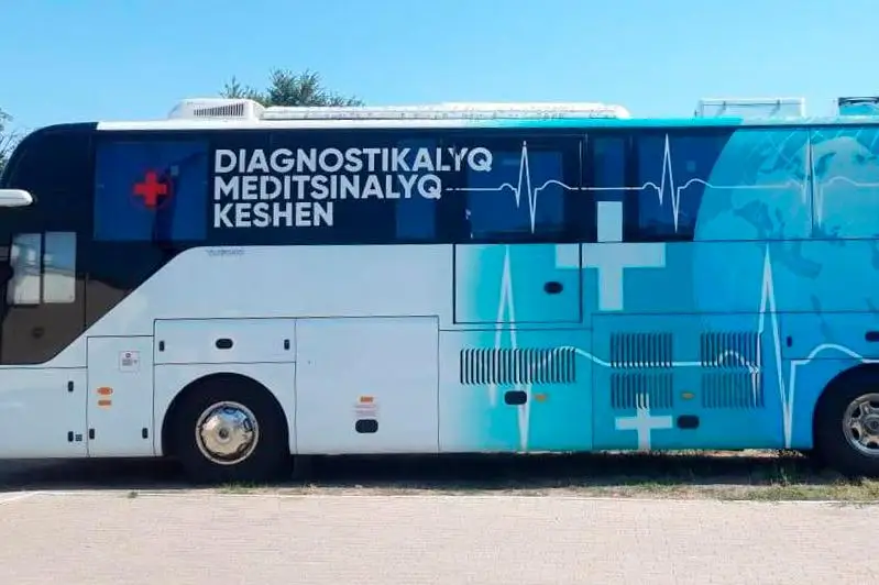 Передвижной пункт вакцинации заработал в посёлке Жанаарка Карагандинской области