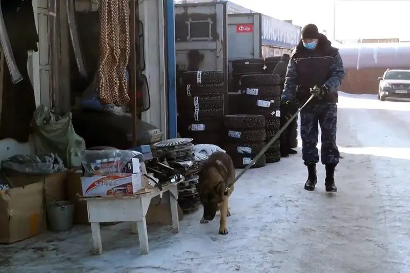 Столичные полицейские проверяют рынки