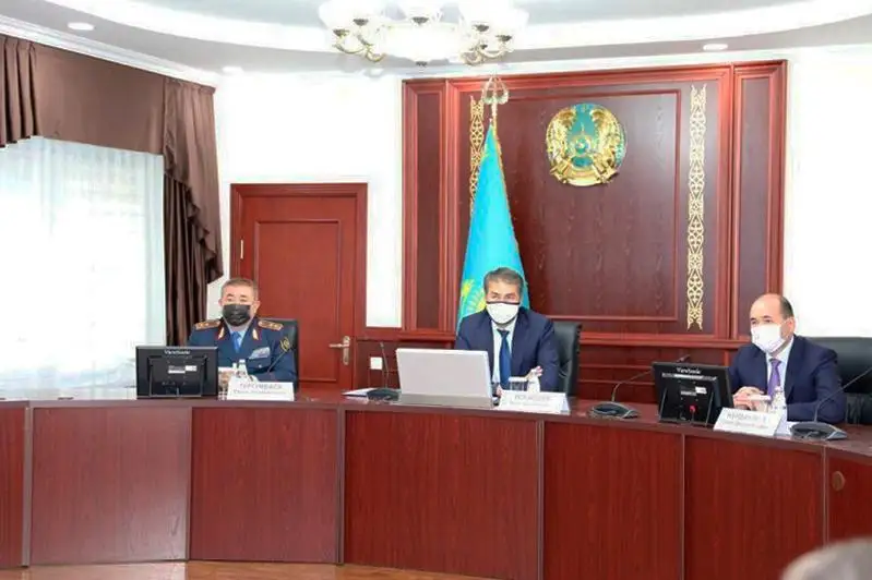 Áset Isekeshev quqyq qorǵaý júıesin reformalaý máseleleri boıynsha keńes ótkizdi