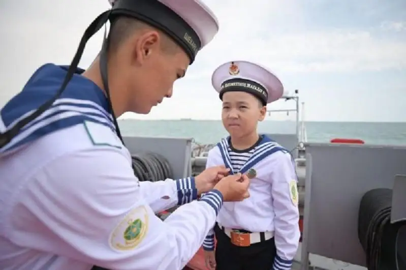 Школьник из Актау стал юнгой на корабле