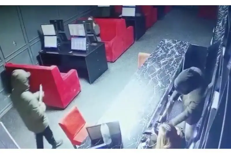 Вооруженное разбойное нападение на игровой клуб совершено в Алматинской области