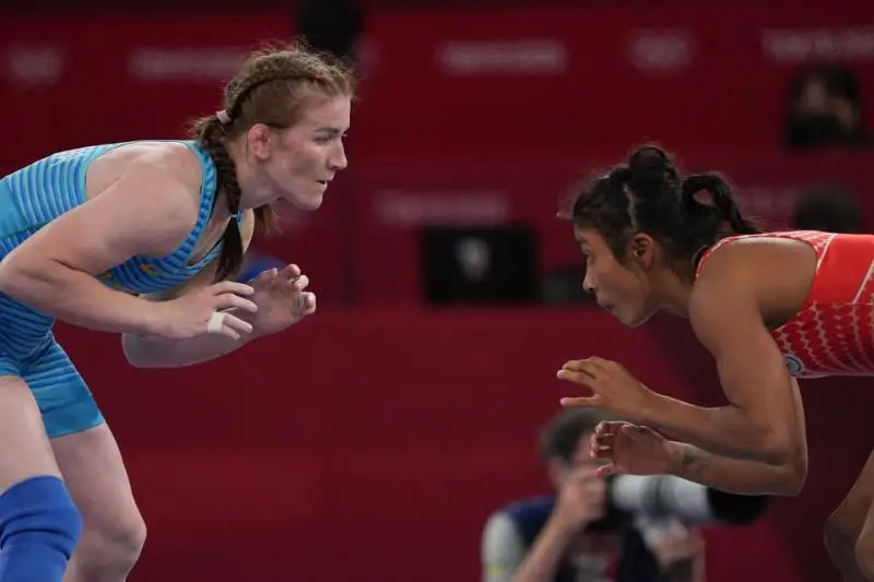 Женская борьба в Токио: Казахстанка уступила в первом поединке