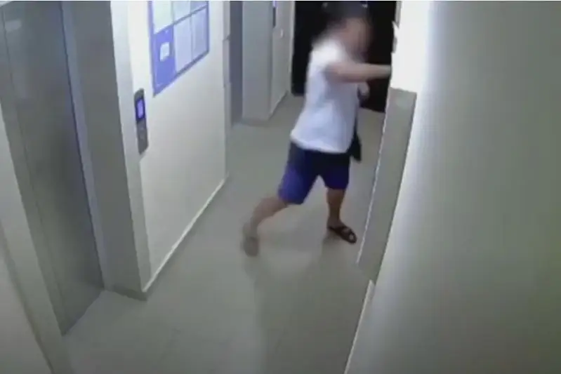 Разбившего панель лифта в ЖК мужчину задержали в Нур-Султане