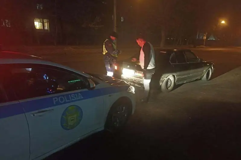 Дрифтовавший в центре Алматы автолюбитель привлечен к ответственности