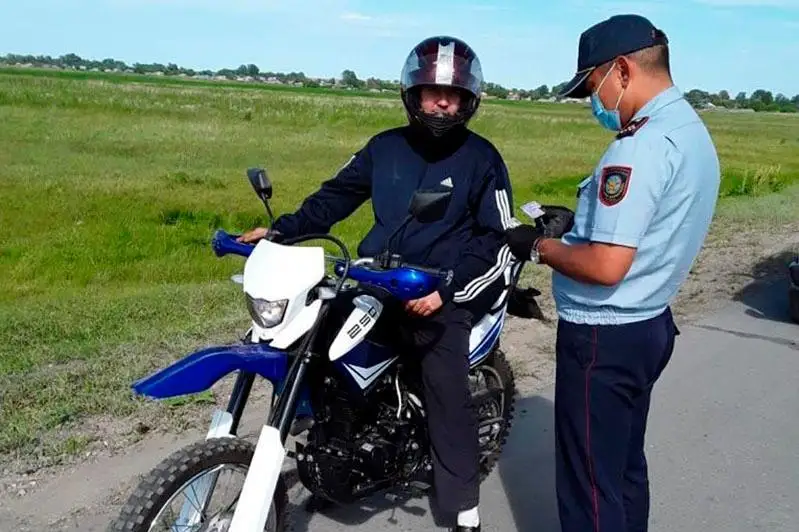 Запретить ездить на мотоциклах после 22:00 предлагают в Алматы