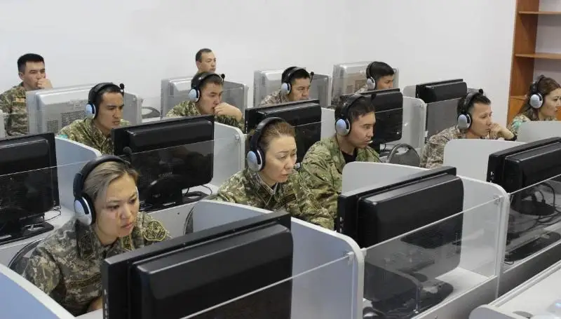 Военнослужащие проходят языковое обучение для участия в миротворческих миссиях
