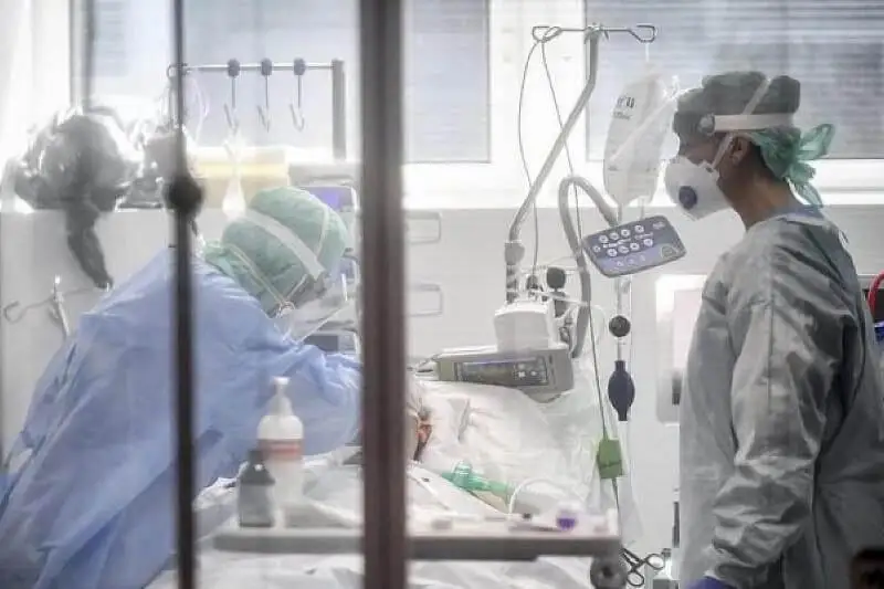 Koronavırýstan emdelip jatqan 211 naýqastyń jaǵdaıy aýyr