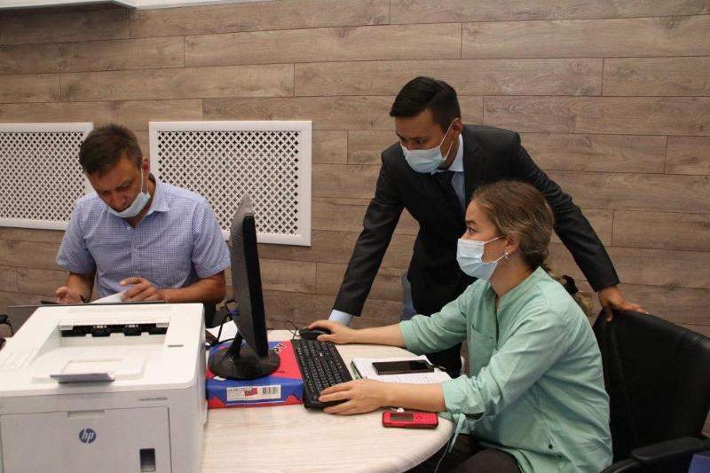 Кселл казахстан. Кселл казахстан. Операторы караганды. Колл центр. Свадьба сергея чумакова.