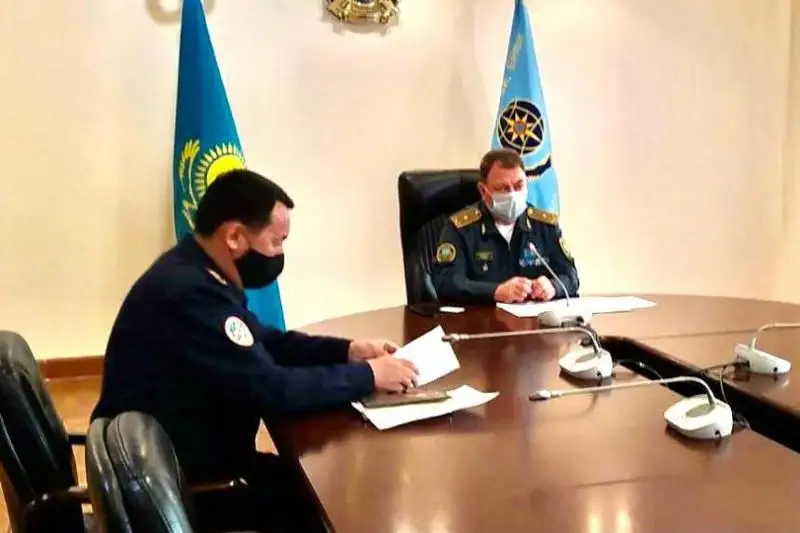 Министр по ЧС провел онлайн-прием граждан