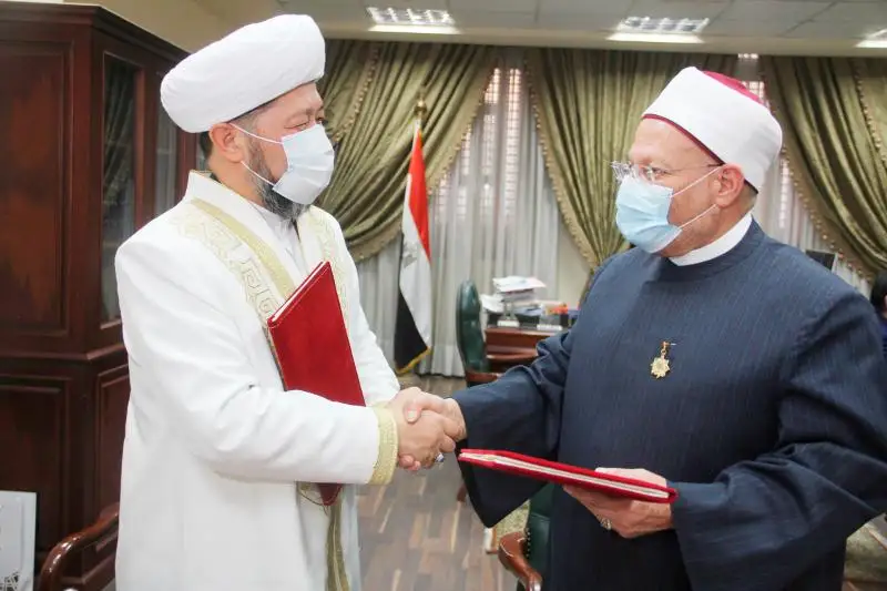Qazaqstan jáne Mysyr múftıi ortaq kelisimge qol qoıdy
