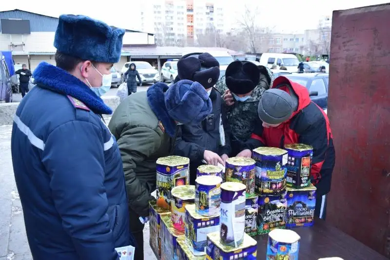 87 коробок несертифицированной пиротехники изъяли в Акмолинской области