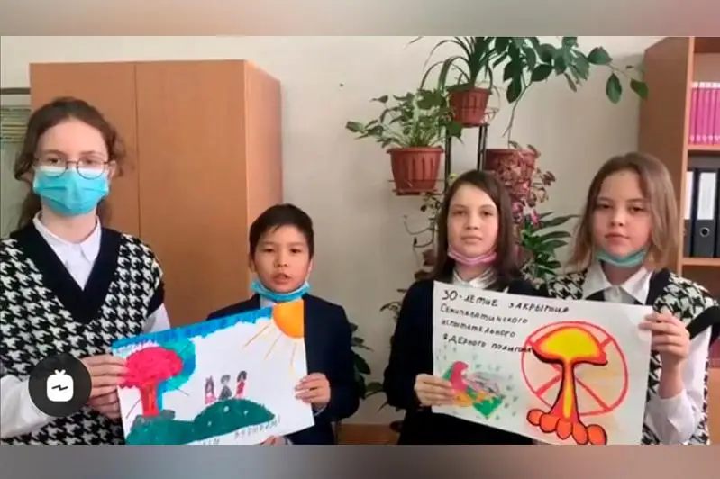 Мы против ядерных взрывов: школьники Павлодара приняли участие в челлендже