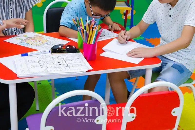 4 myńnan astam erekshe qajettiligi bar bala Ońaltý ortalyqtarynda kómek aldy