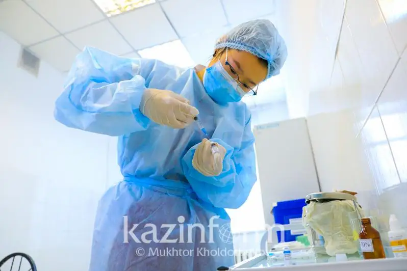 Almaty dárigerleri turǵyndardy jasyna qaramastan vaktsınalanýǵa shaqyrdy