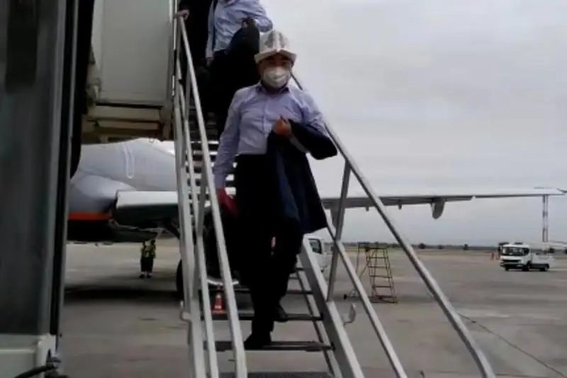 Аскар Акаев доставлен в Бишкек