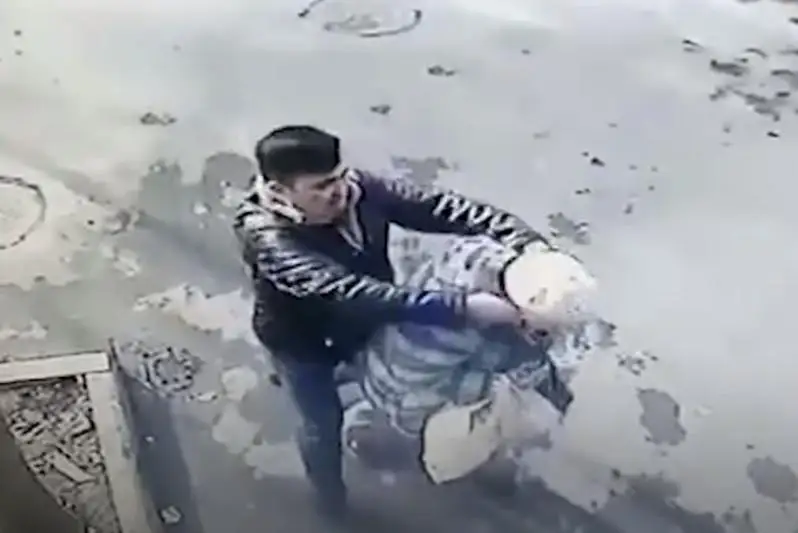 Задержан грабитель, срывавший серьги у пенсионерок в Алматы