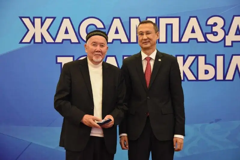 Qyzylordada belgili boksshy Qamshybek Qońqabaevqa merekelik medal tabys etildi