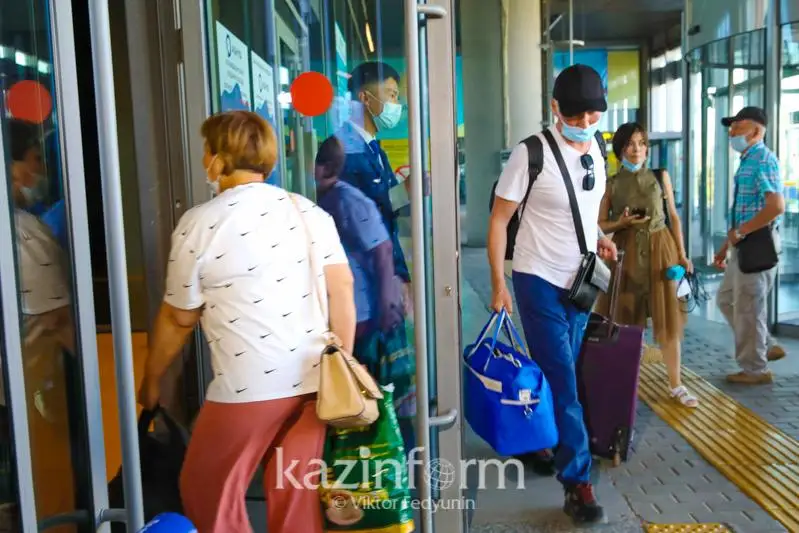 Elorda vokzalynyń menedjeri Ashyq týraly: Halyq topyrlap, kezek kútip turmaıdy