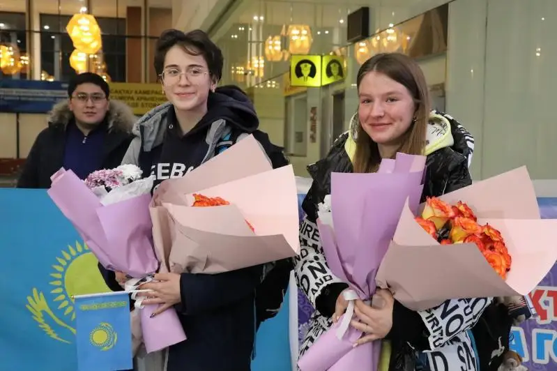 Столичные конькобежцы вернулись с медалями с чемпионата мира