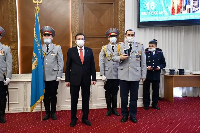Акмолинских полицейских наградили к 30-летию Независимости