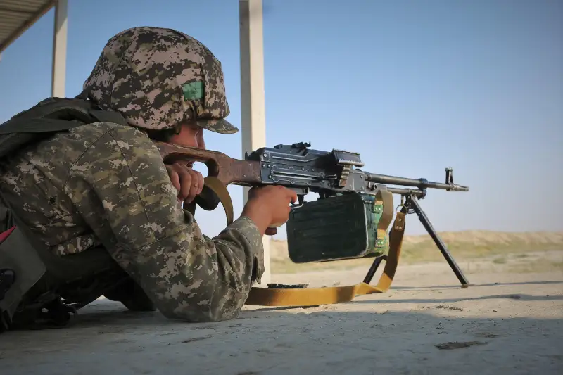 Будни армии: стрельбы, походы, занятия по вождению боевых машин