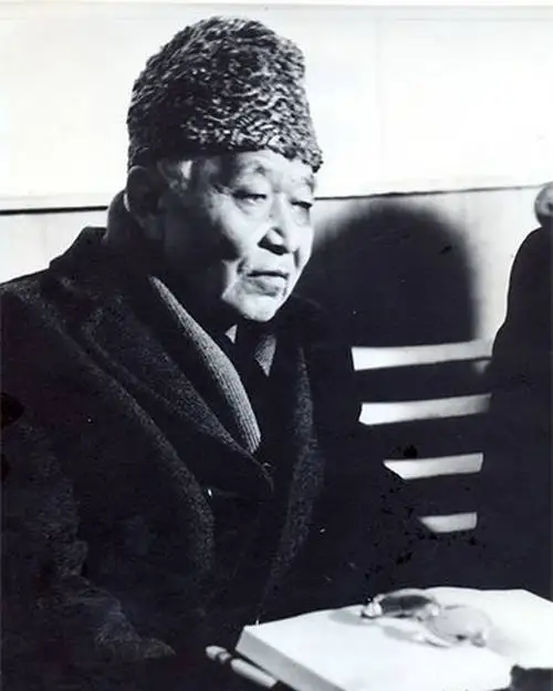 حاليفا التاي كىم؟