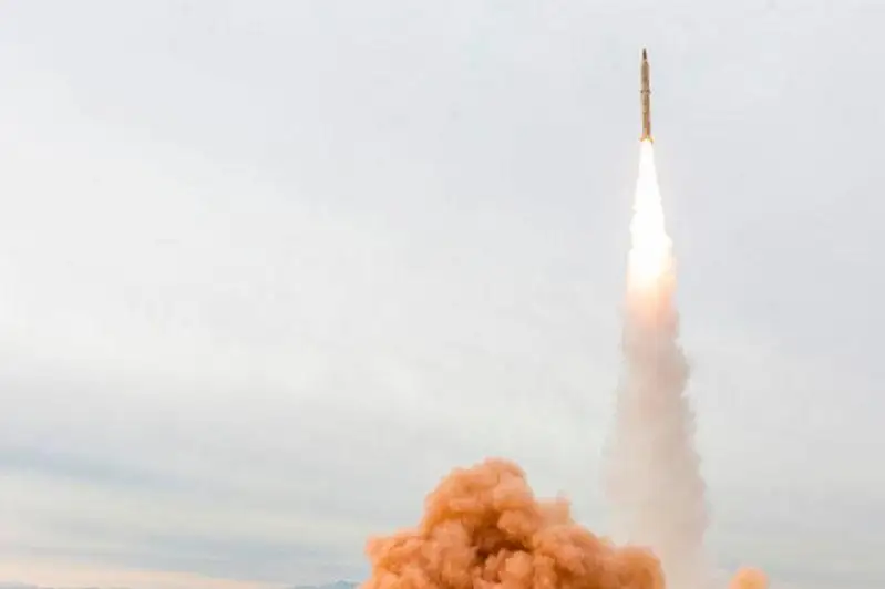 ОАЭ перехватили баллистическую ракету