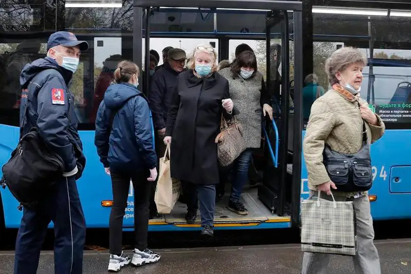 В Москве усилят контроль за ношением масок в транспорте