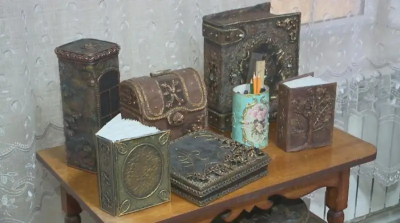 Эксклюзивные вещи из мусора создает студентка из Караганды