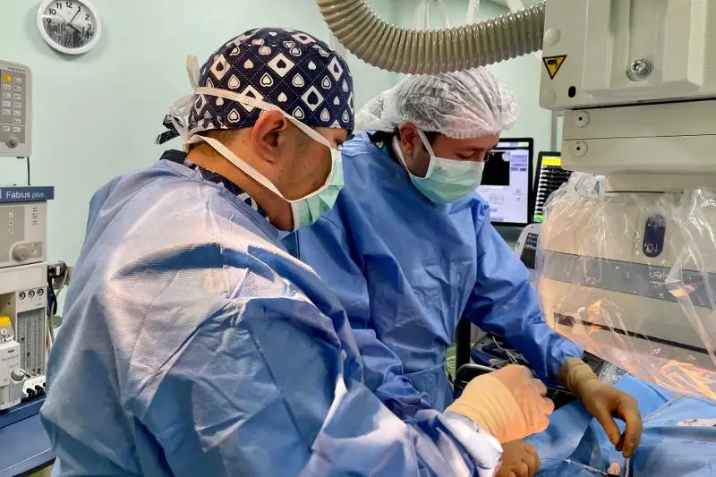 Турецкий кардиолог прооперировал в Нур-Султане пятерых пациентов