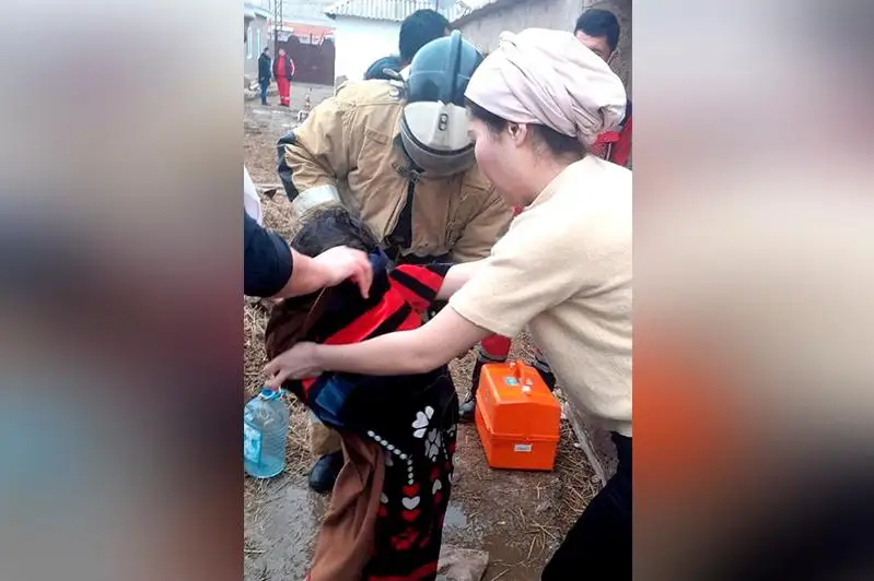 Упавшего в яму мальчика спасли в Туркестанской области