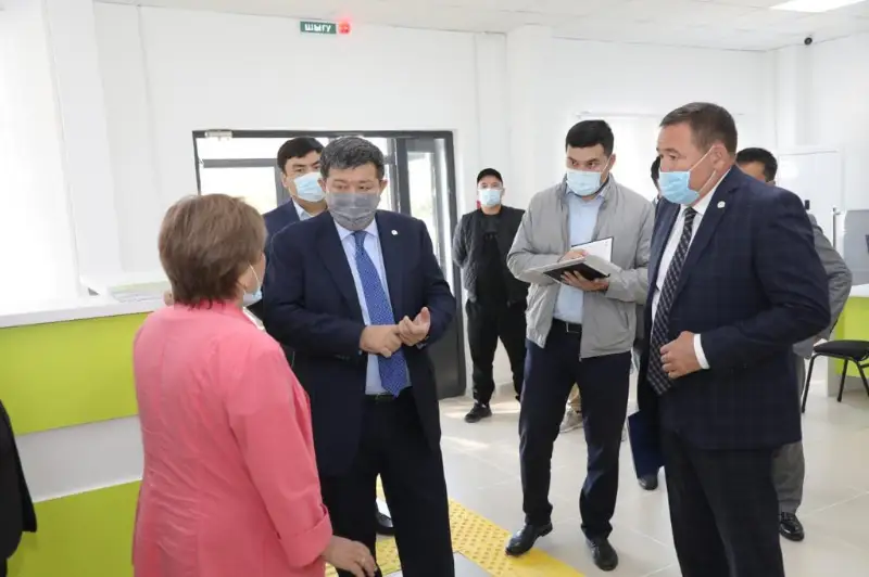 Махамбет Досмухамбетов побывал на важных социальных объектах Атырау