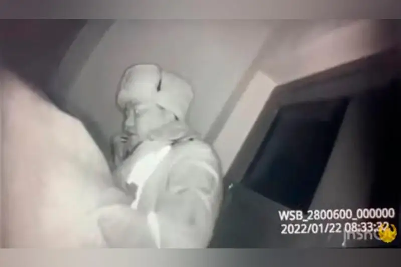 Елорда тұрғыны сүйіктісін ойыншық тапаншамен қорқытып, 14-қабаттан итеріп жібермек болды