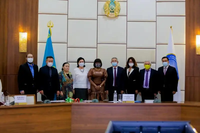 Внучка Нельсона Манделы посетила столичный Дом дружбы