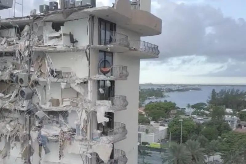 Число жертв обрушения жилого дома во Флориде достигло 22