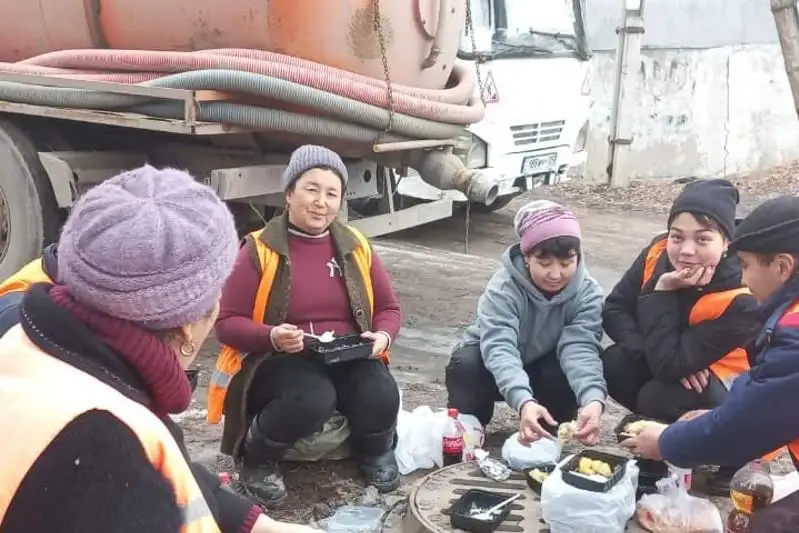 Сила в единстве: до двух тысяч порций еды готовят и раздают каждый день в Алматы