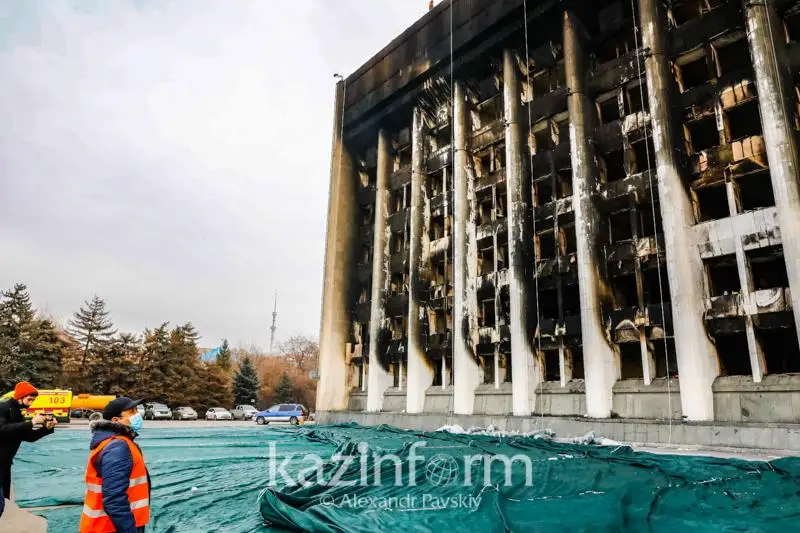 Almatyda ákimdik ǵımaratyn tazartý jumystary bastaldy