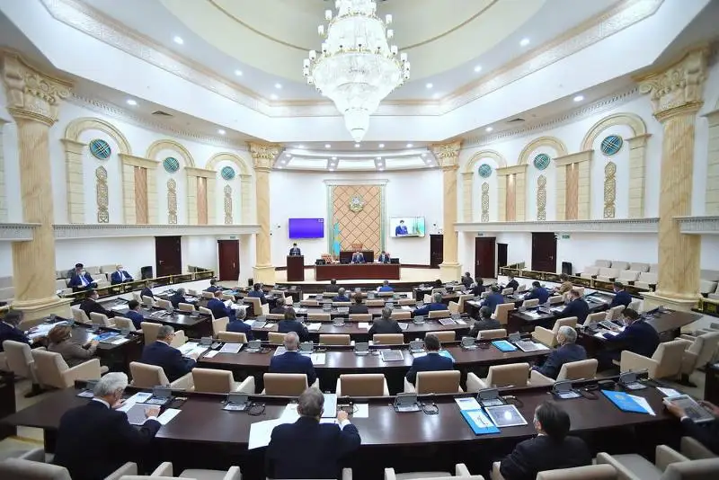 Законопроект о совершенствовании системы госзакупок одобрили сенаторы в первом чтении