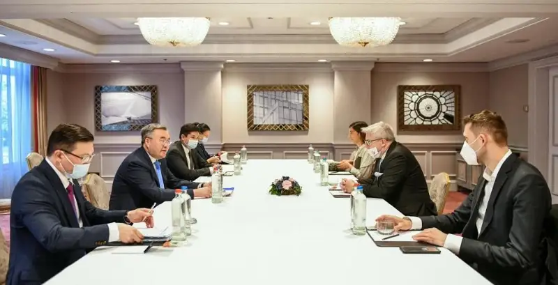 Глава МИД РК встретился с депутатами Европарламента и спецпредставителем ЕС по правам человека в Брюсселе